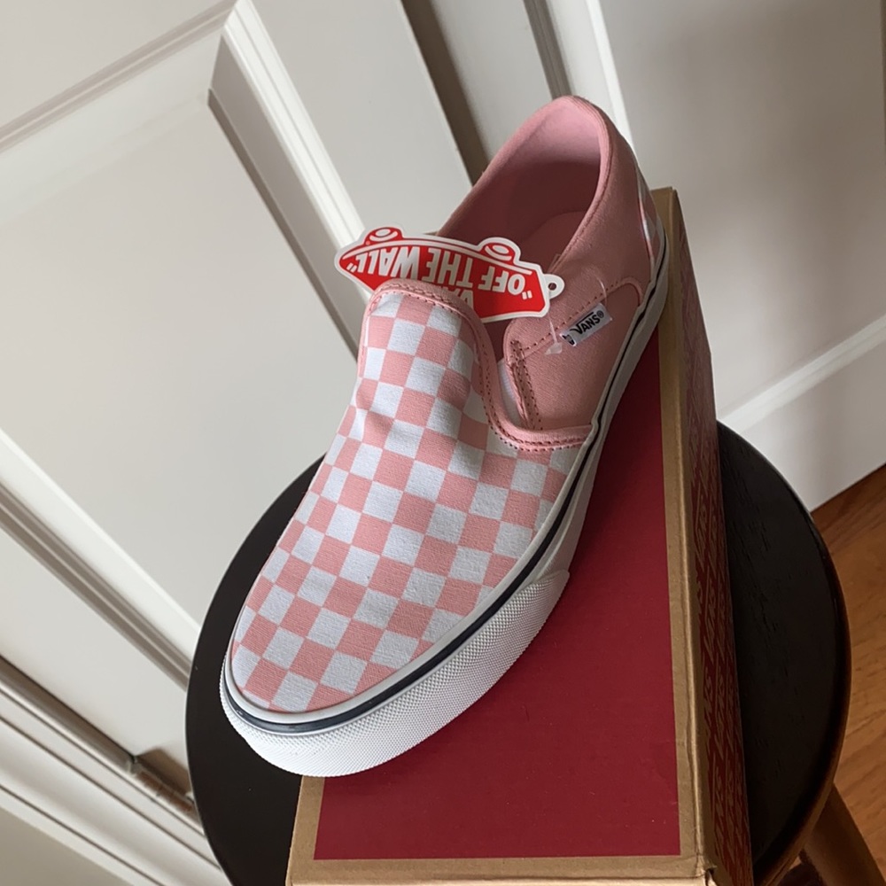 Brand new never worn pink vans